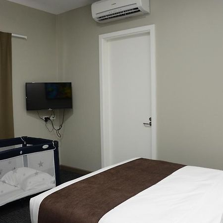 Ratsun Nadi Airport Apartment Hotel Exterior photo