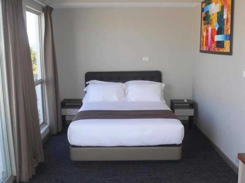 Ratsun Nadi Airport Apartment Hotel Exterior photo